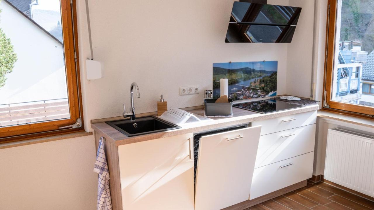 Rheintal-Ferien - 90 Qm Ferienwohnung Mit Wine & Style - Dein Urlaub Am Rhein Niederheimbach Экстерьер фото